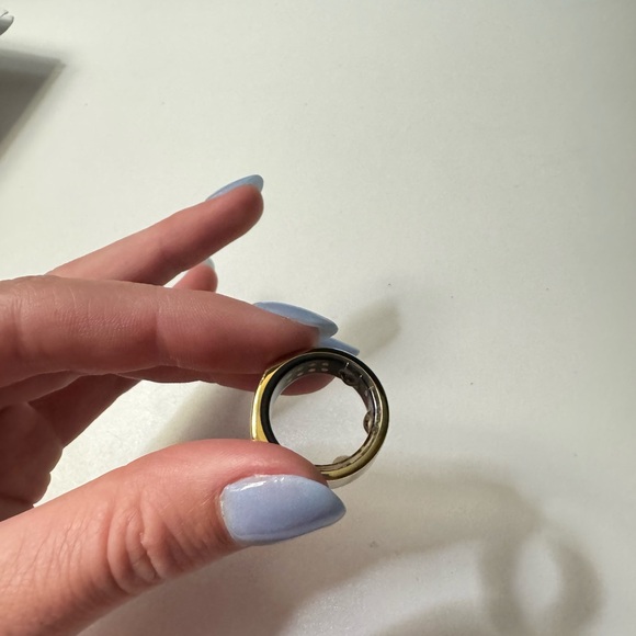 Oura ring - Picture 3 of 7